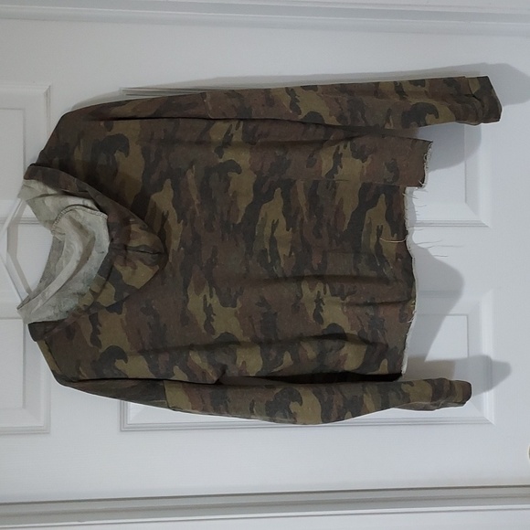 Justify Distressed Camo Hoodie - Picture 4 of 4